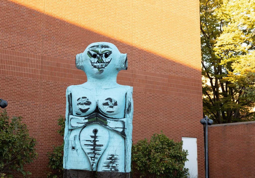 Weatherspoon stautue